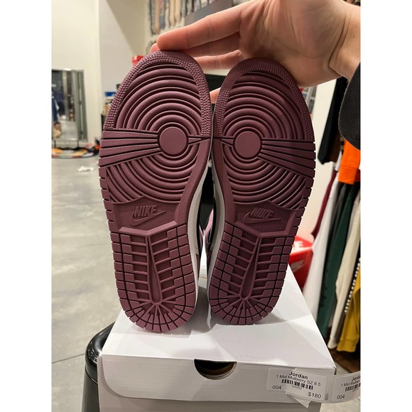 Jordan 1 Mid Mulberry Size 8.5 - Picture 5 of 10